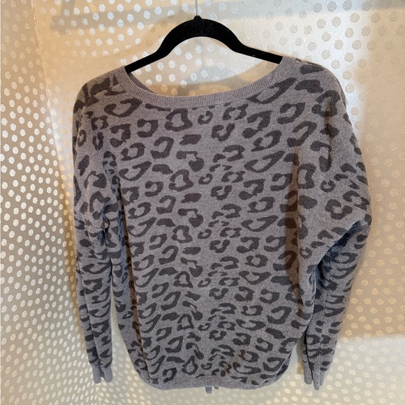 Barefoot Dreams Charcoal Leopard Pullover - Picture 7 of 7